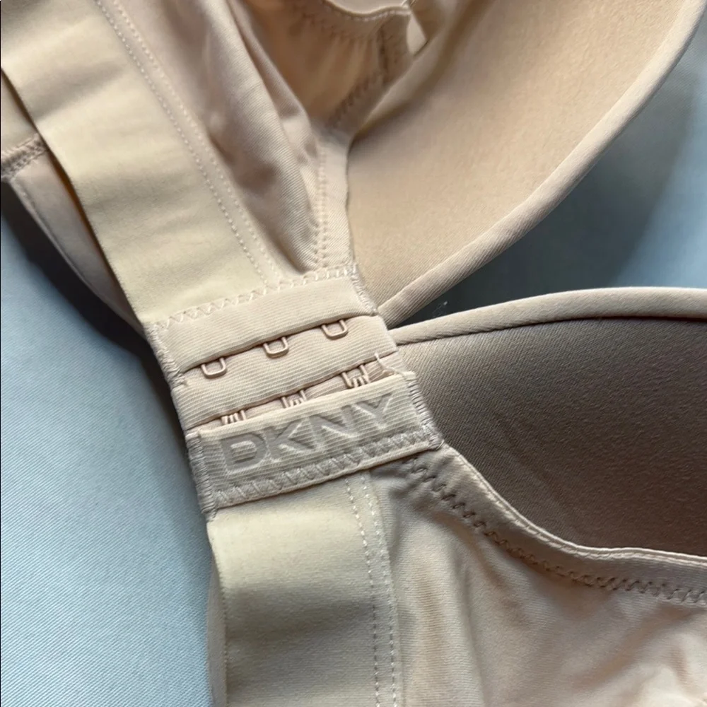 DKNY Women's Cream Bra, size Large, Preowned
